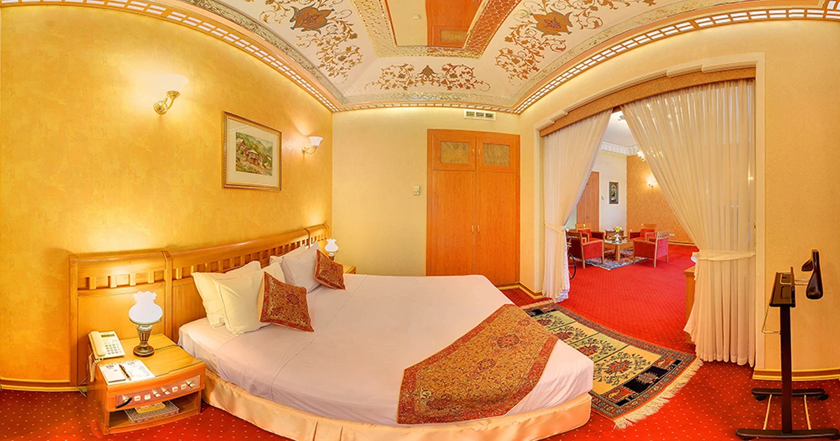 معماری کاروانسرای مادر