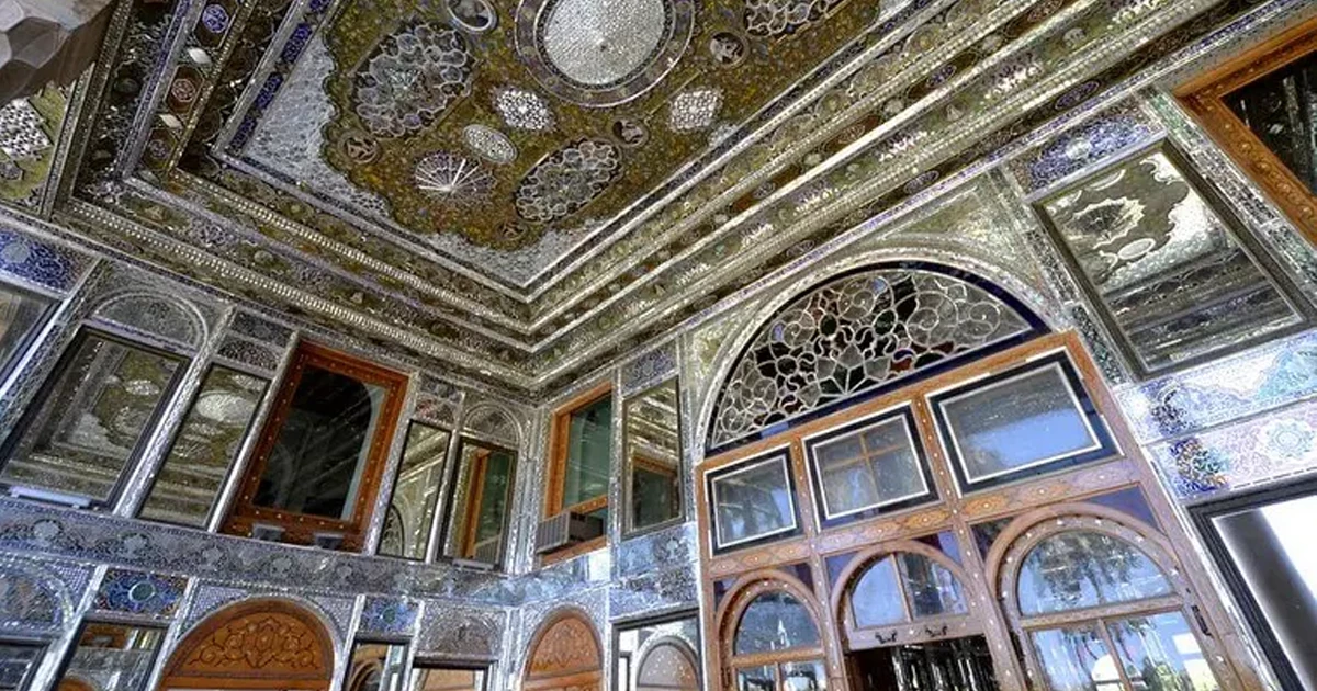 ایوانی به روایت رنگ و نور