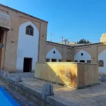 آرامگاه میرفندرسکی در اصفهان است